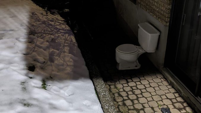 65 Lavatories With Threatening Auras That Might Haunt You In Your Dreams