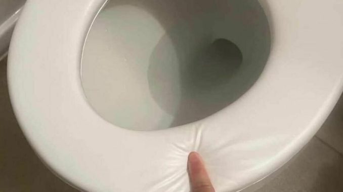 50 Photos Of 90s Bathroom Aesthetics That May Bring Instant Nostalgia
