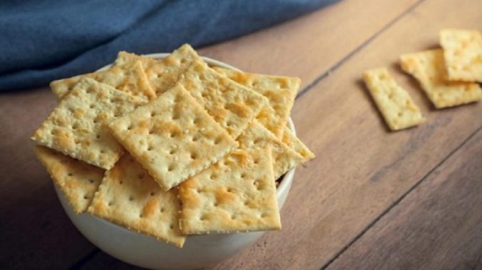 Are Saltine Crackers Healthy? Interesting Health Facts