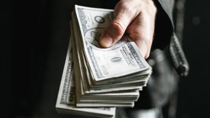 Boyfriend Shows True Colors After Woman Gets Sudden Inheritance: “Didn’t Care About Relationship”
