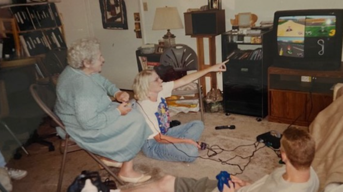 90 Interesting Images From This Group Dedicated To “Found Photos”